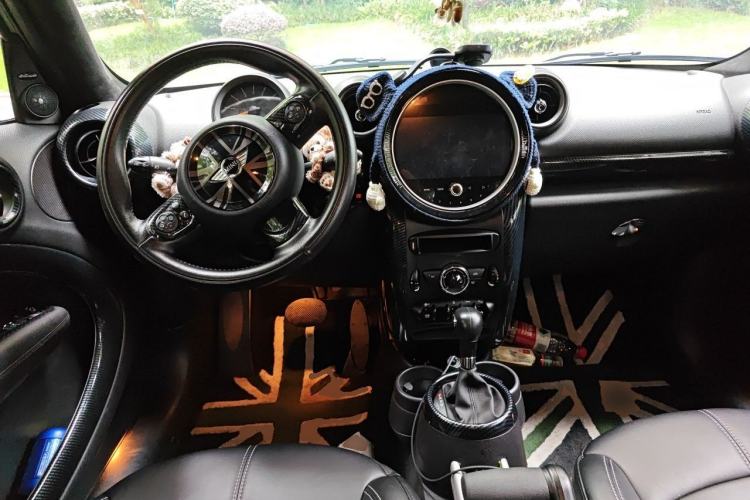 Used MINI Countryman 2016 1.6T COOPER ALL4 Fun Equipment Enthusiast Center Console