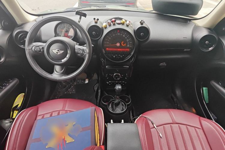 Used MINI Countryman 2016 1.6T COOPER ALL4 Fun Equipment Enthusiast Center Console