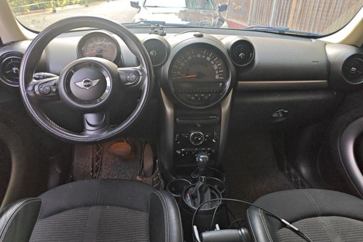 Used MINI Countryman 2016 1.6T COOPER ALL4 Fun Equipment Enthusiast Center Console