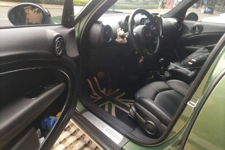 Used MINI Countryman 2016 1.6T COOPER ALL4 Fun Equipment Enthusiast Driver Seat