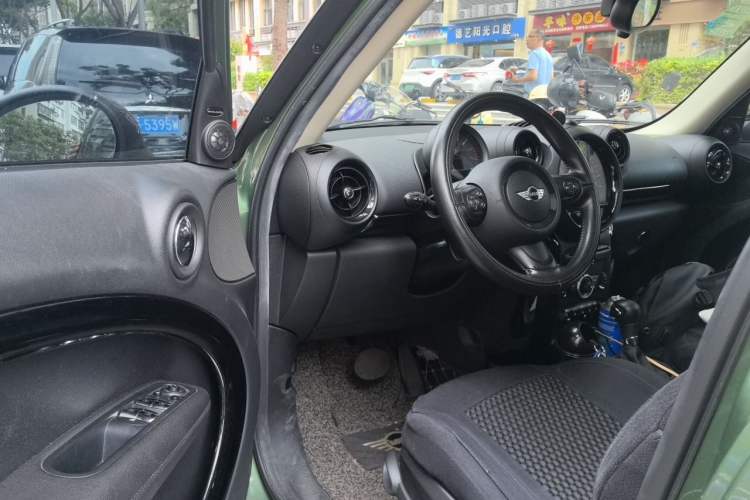 Used MINI Countryman 2016 1.6T COOPER ALL4 Fun Equipment Enthusiast Driver Seat
