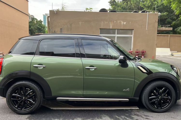 Used MINI Countryman 2016 1.6T COOPER ALL4 Fun Equipment Enthusiast Exterior 9