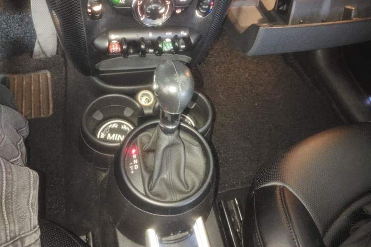 Used MINI Countryman 2016 1.6T COOPER ALL4 Fun Equipment Enthusiast Gear Lever