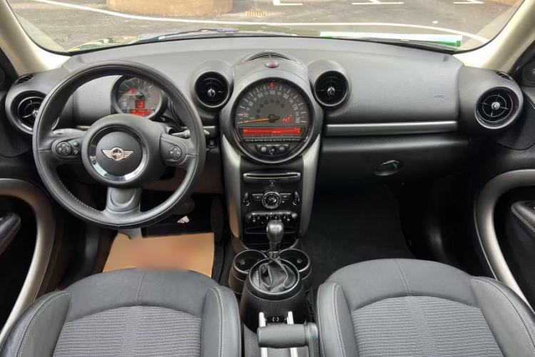 Used MINI Countryman 2016 1.6T COOPER ALL4 Fun Equipment Enthusiast Interior 1