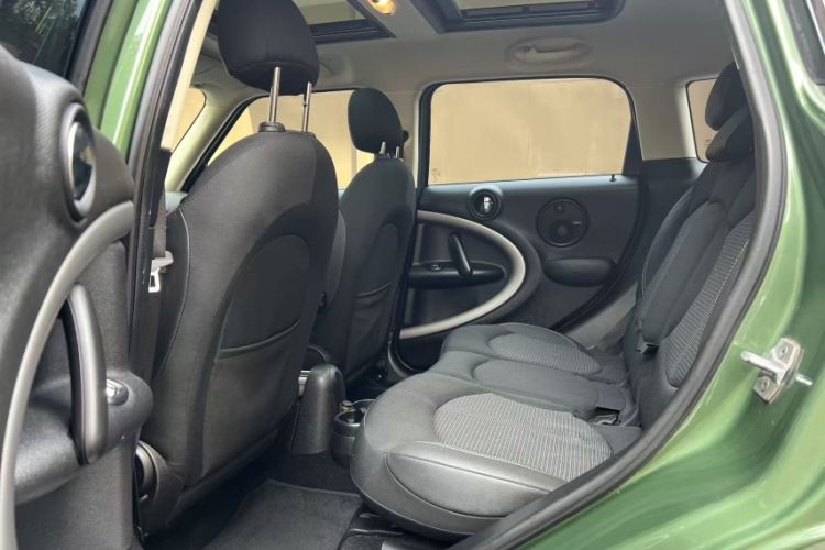 Used MINI Countryman 2016 1.6T COOPER ALL4 Fun Equipment Enthusiast Interior 4