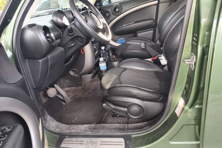 Used MINI Countryman 2016 1.6T COOPER ALL4 Fun Equipment Enthusiast Left Front Seat