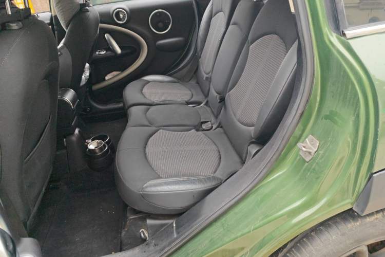 Used MINI Countryman 2016 1.6T COOPER ALL4 Fun Equipment Enthusiast Left Rear Seat