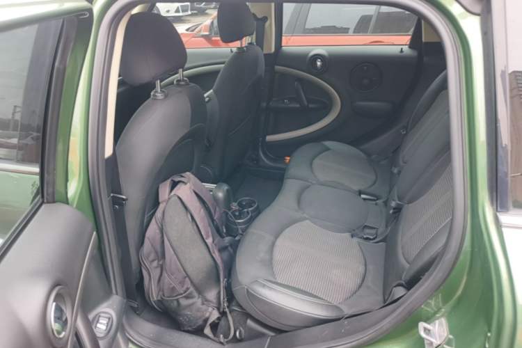Used MINI Countryman 2016 1.6T COOPER ALL4 Fun Equipment Enthusiast Left Rear Seat