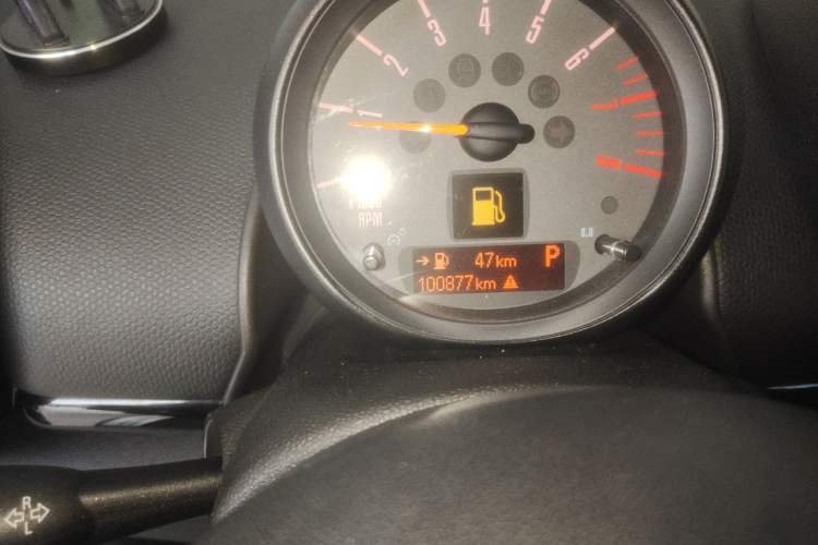 Used MINI Countryman 2016 1.6T COOPER ALL4 Fun Equipment Enthusiast Odometer Close Up