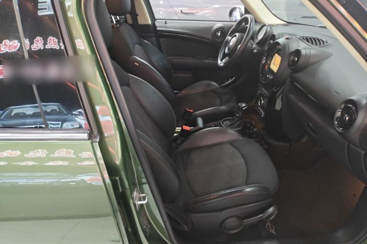 Used MINI Countryman 2016 1.6T COOPER ALL4 Fun Equipment Enthusiast Right Front Seat