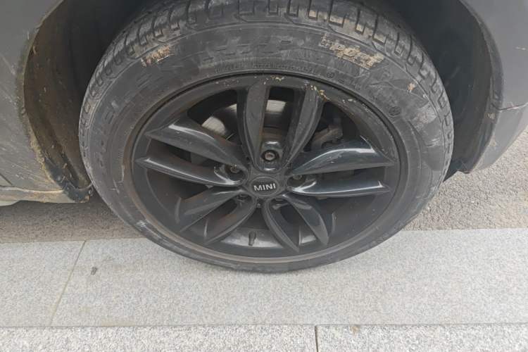Used MINI Countryman 2016 1.6T COOPER ALL4 Fun Equipment Enthusiast Right Front Wheel Hub