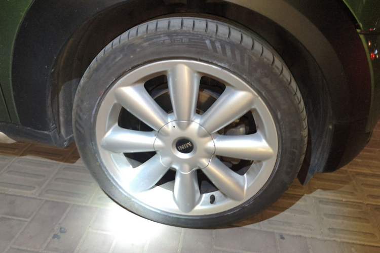 Used MINI Countryman 2016 1.6T COOPER ALL4 Excitement Edition Enthusiast Right Front Wheel Hub