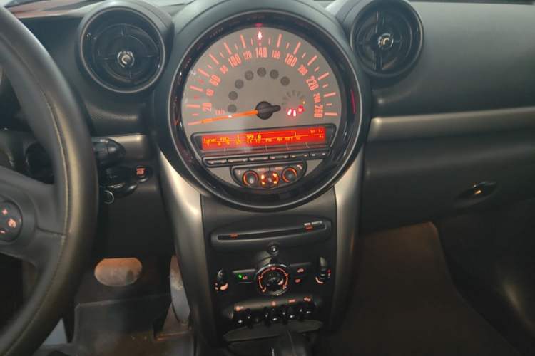 Used MINI Countryman 2016 1.6T COOPER ALL4 Fun Equipment Enthusiast Audio And AC Panel