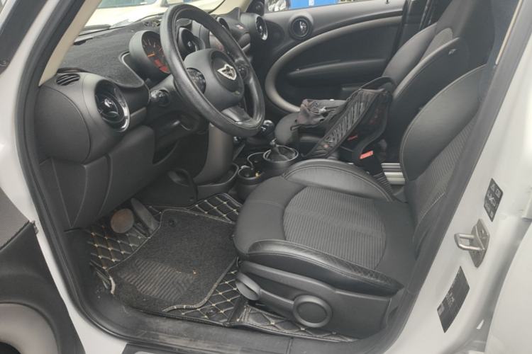 Used MINI Countryman 2016 1.6T COOPER ALL4 Fun Equipment Enthusiast Left Front Seat