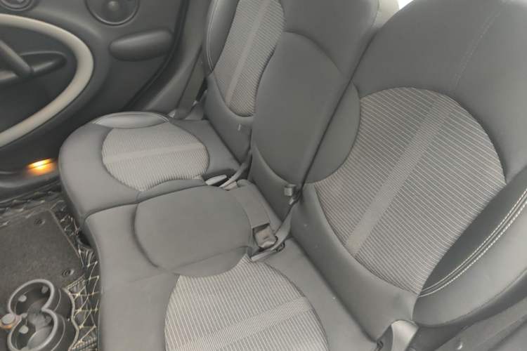 Used MINI Countryman 2016 1.6T COOPER ALL4 Fun Equipment Enthusiast Left Rear Seat