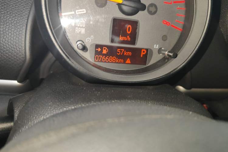 Used MINI Countryman 2016 1.6T COOPER ALL4 Fun Equipment Enthusiast Odometer Close Up