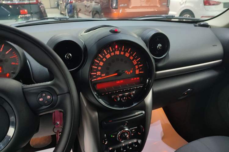 Used MINI Countryman 2016 1.6T COOPER ALL4 Fun Equipment Enthusiast Audio And AC Panel