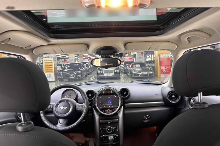 Used MINI Countryman 2016 1.6T COOPER ALL4 Fun Equipment Enthusiast Interior 1