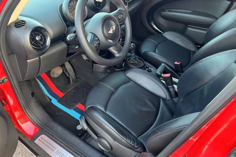 Used MINI Countryman 2016 1.6T COOPER ALL4 Excitement Edition Enthusiast Interior 2