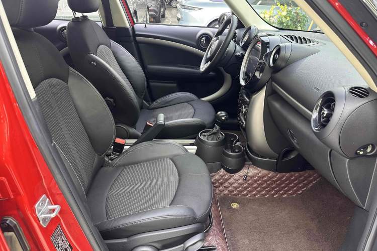 Used MINI Countryman 2016 1.6T COOPER ALL4 Fun Equipment Enthusiast Interior 7