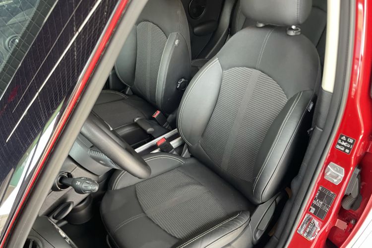 Used MINI Countryman 2016 1.6T COOPER ALL4 Fun Equipment Enthusiast Left Front Seat