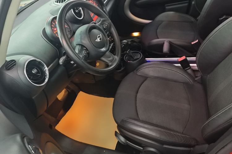 Used MINI Countryman 2016 1.6T COOPER ALL4 Fun Equipment Enthusiast Left Front Seat