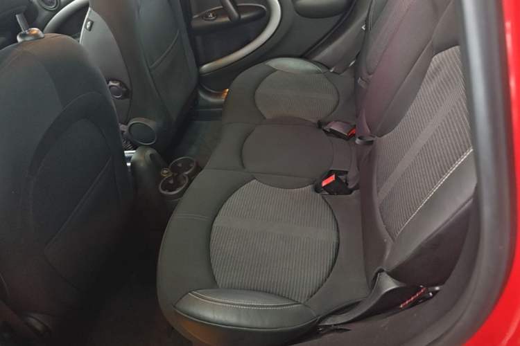 Used MINI Countryman 2016 1.6T COOPER ALL4 Fun Equipment Enthusiast Left Rear Seat