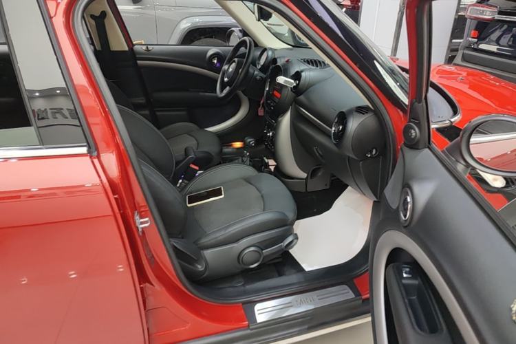 Used MINI Countryman 2016 1.6T COOPER ALL4 Fun Equipment Enthusiast Right Front Seat