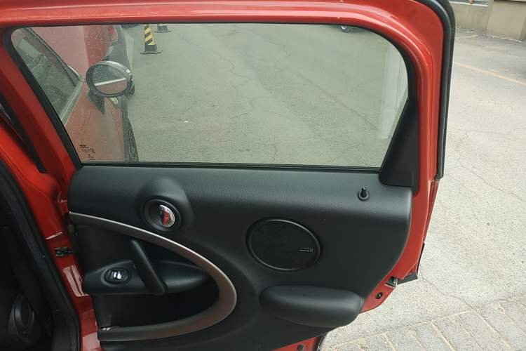 Used MINI Countryman 2016 1.6T COOPER ALL4 Fun Equipment Enthusiast Right Rear Door Interior