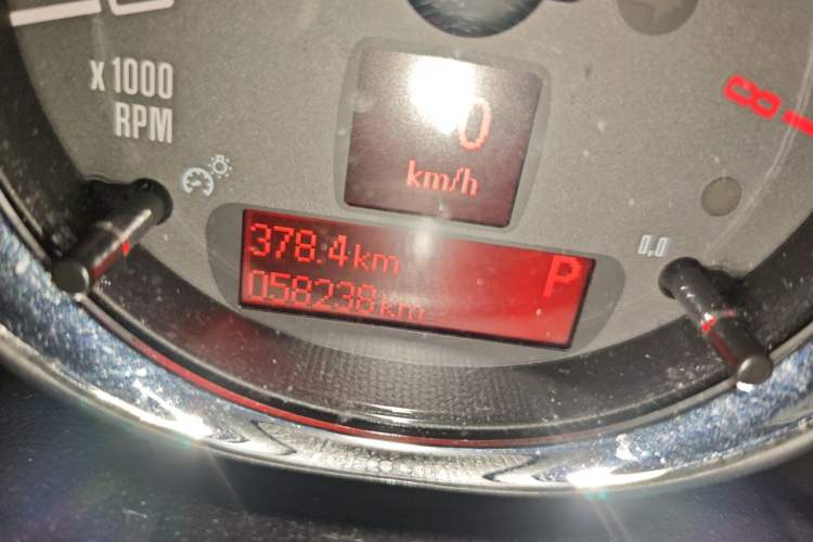 Used MINI Countryman 2016 1.6T COOPER S ALL4 Gear Enthusiast Odometer Close Up