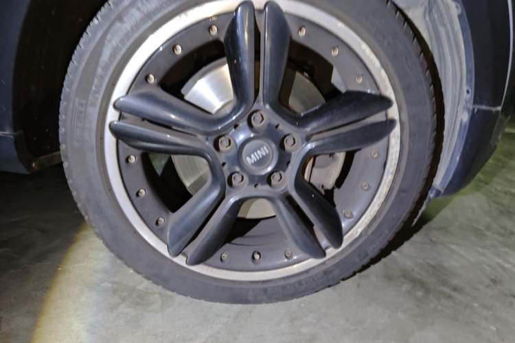 Used MINI Countryman 2016 1.6T COOPER S ALL4 Gear Enthusiast Right Front Wheel Hub