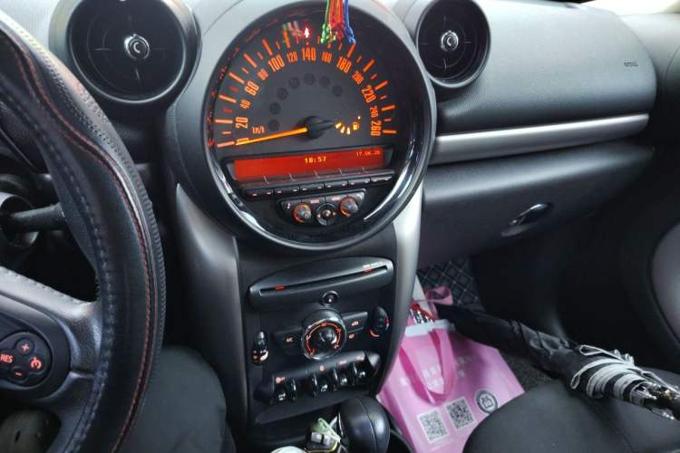 Used MINI Countryman 2016 1.6T COOPER ALL4 Fun Equipment Enthusiast Audio And AC Panel