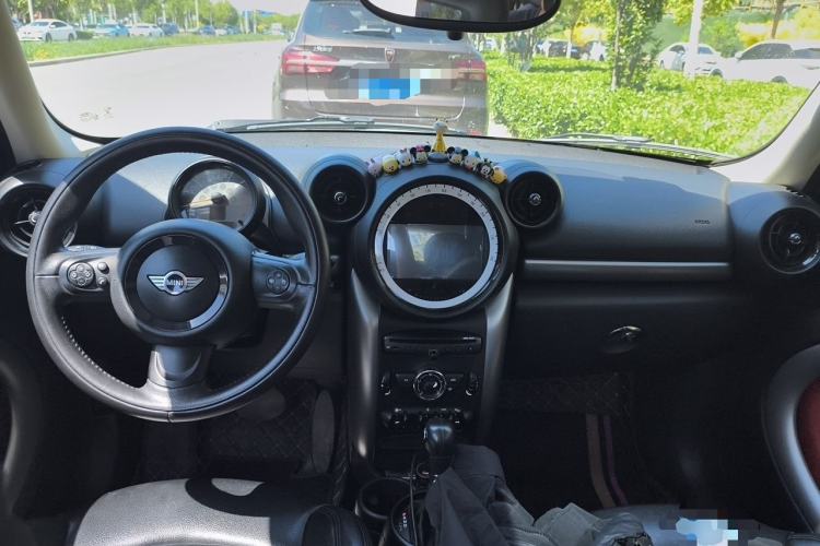 Used MINI Countryman 2016 1.6T COOPER ALL4 Fun Equipment Enthusiast Center Console
