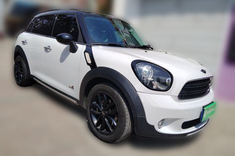 Used MINI Countryman 2016 1.6T COOPER ALL4 Fun Equipment Enthusiast Front Right 45 Deg