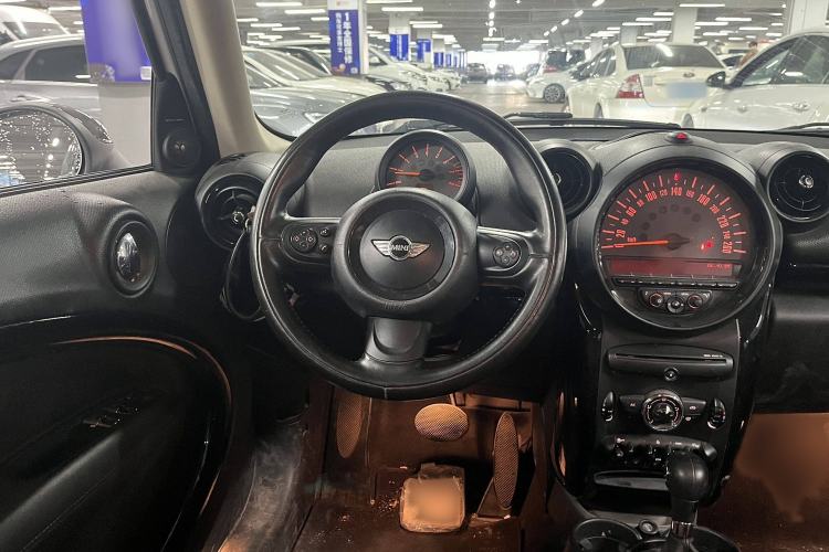 Used MINI Countryman 2016 1.6T COOPER ALL4 Fun Equipment Enthusiast Interior 1