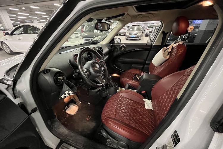 Used MINI Countryman 2016 1.6T COOPER ALL4 Fun Equipment Enthusiast Interior 3