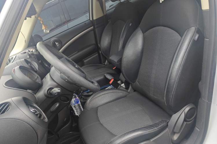 Used MINI Countryman 2016 1.6T COOPER ALL4 Fun Equipment Enthusiast Left Front Seat