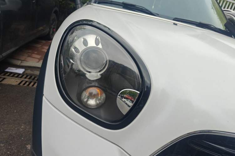 Used MINI Countryman 2016 1.6T COOPER ALL4 Fun Equipment Enthusiast Right Front Headlight