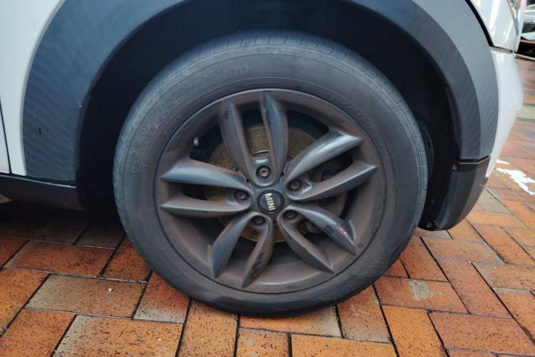 Used MINI Countryman 2016 1.6T COOPER ALL4 Fun Equipment Enthusiast Right Front Wheel Hub