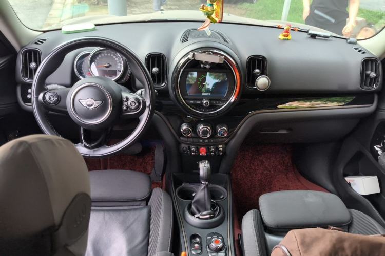 Used MINI Countryman 2017 1.5T COOPER ALL4 Center Console
