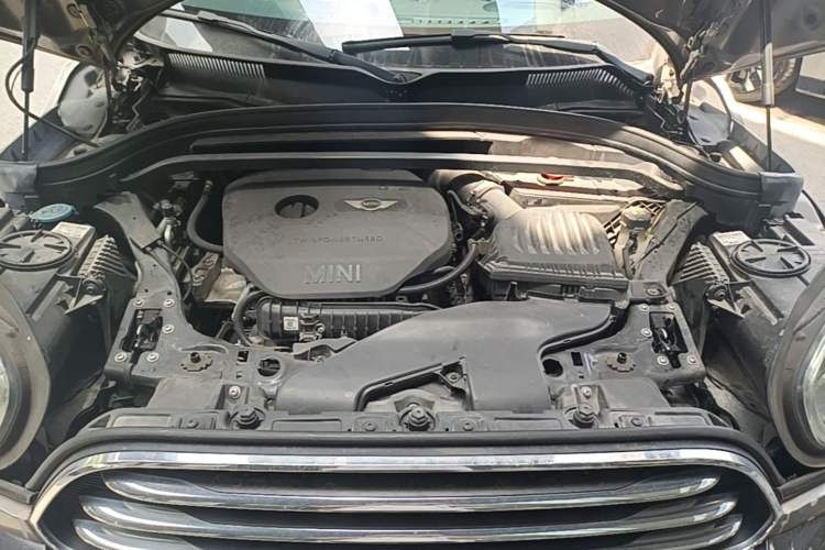 Used MINI Countryman 2017 1.5T COOPER ALL4 Explorer Engine Bay