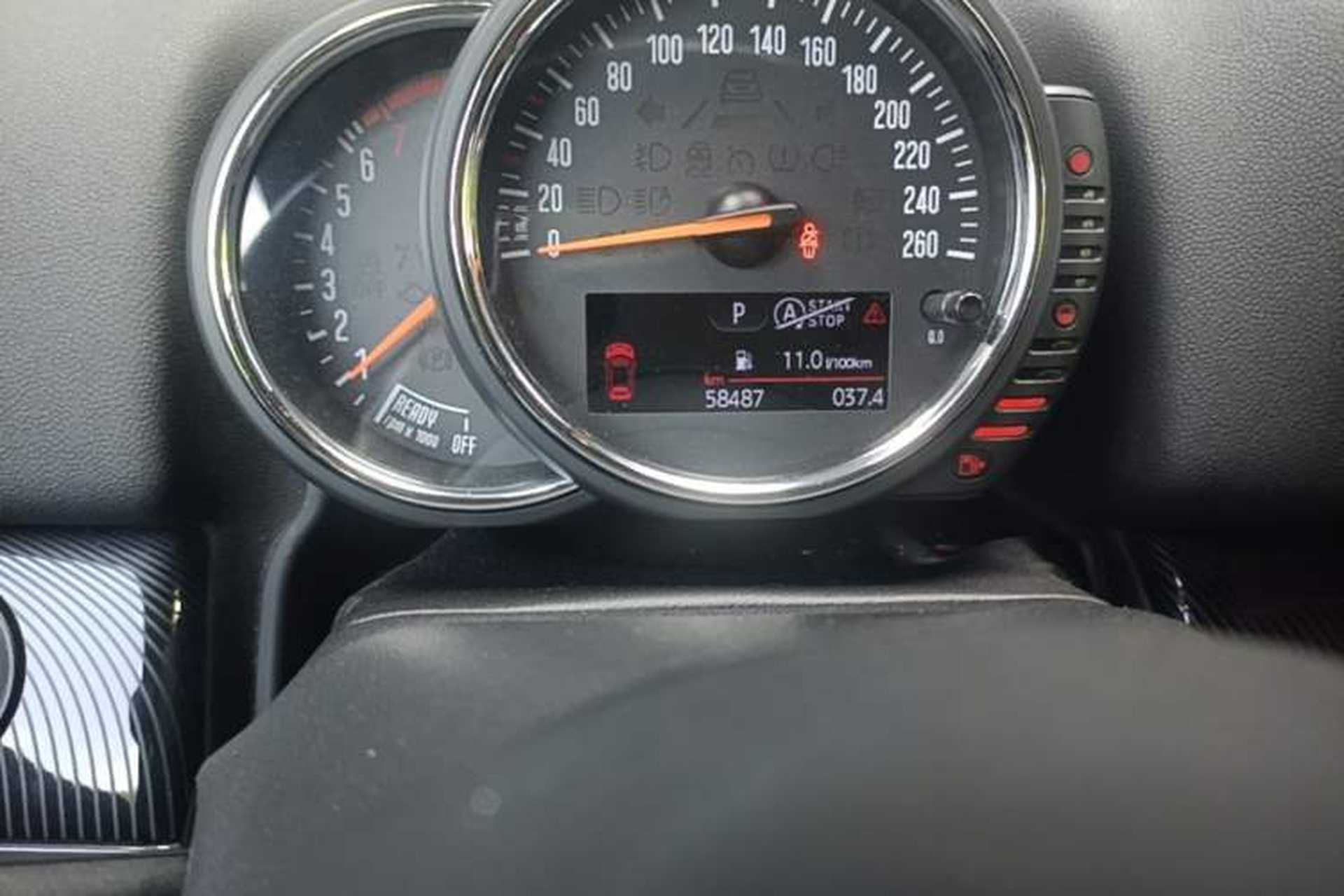 Used MINI Countryman 2017 1.5T COOPER ALL4 Explorer Odometer Close Up