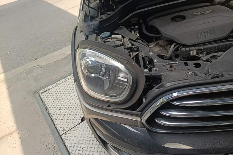 Used MINI Countryman 2017 1.5T COOPER ALL4 Explorer Right Front Headlight