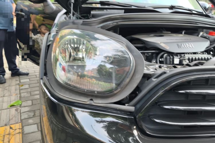 Used MINI Countryman 2017 1.5T COOPER ALL4 Right Front Headlight
