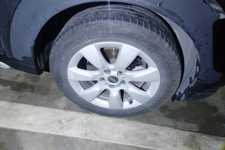 Used MINI Countryman 2017 1.5T COOPER ALL4 Right Front Wheel Hub