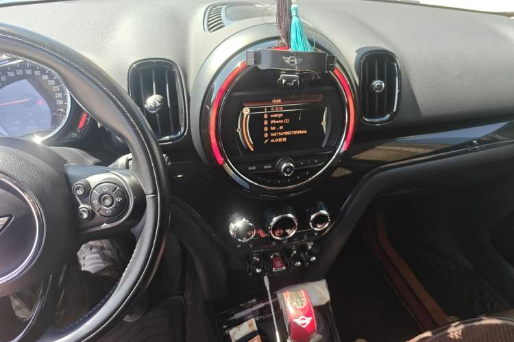 Used MINI Countryman 2017 1.5T COOPER ALL4 Traveler Audio And AC Panel
