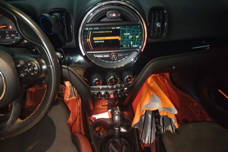 Used MINI Countryman  Audio And AC Panel