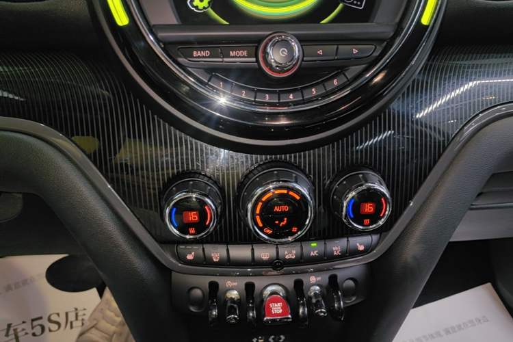 Used MINI Countryman 2017 1.5T COOPER ALL4 Traveler Audio And AC Panel