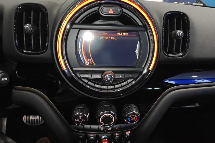 Used MINI Countryman 2017 1.5T COOPER ALL4 Audio And AC Panel