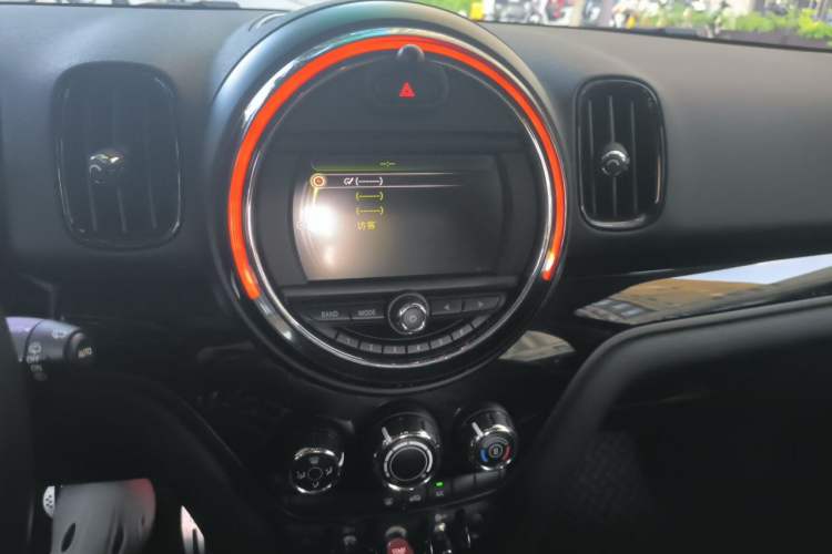 Used MINI Countryman 2017 1.5T COOPER ALL4 Audio And AC Panel